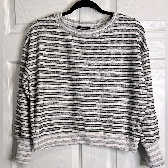 Jessica Simpson women’s striped sweater - Size medium - Gray/White/Black - Picture 1 of 7